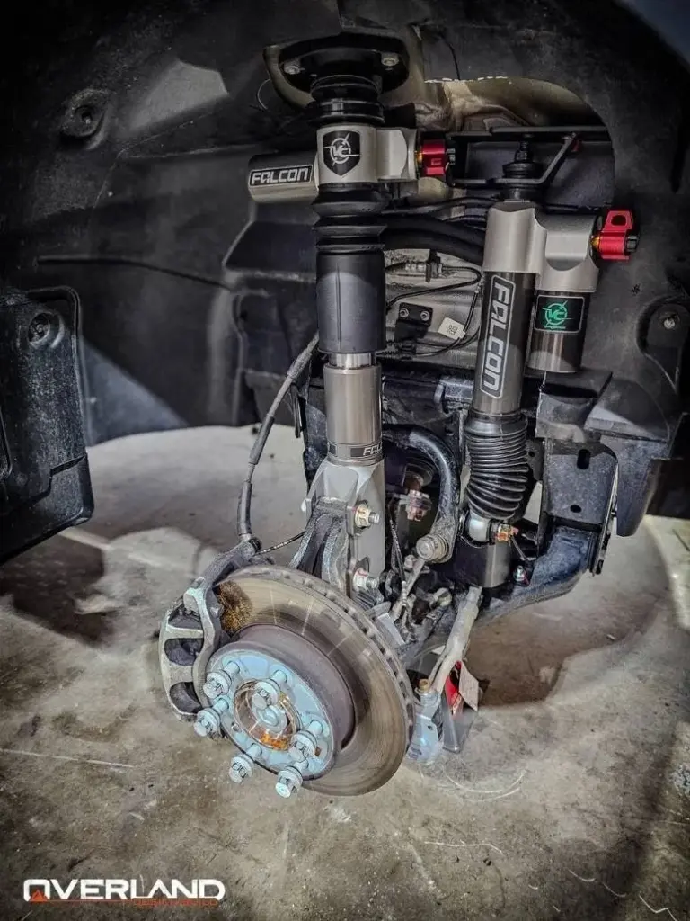 VC-Falcon-rally-strut_006.webp