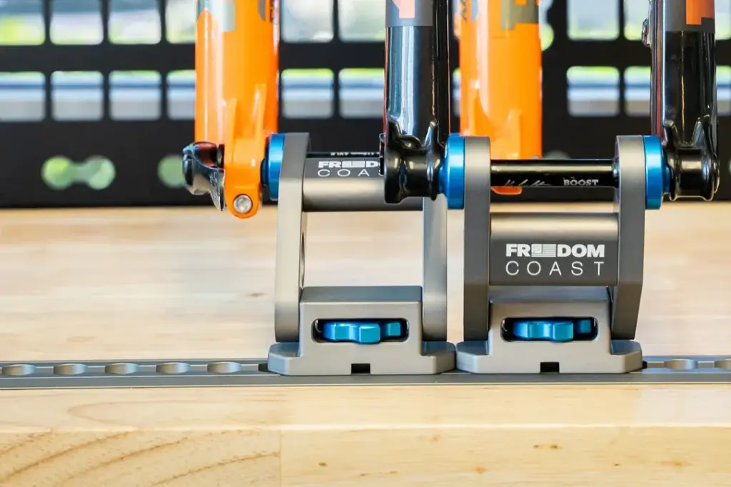 Freedomcoast-Adjustable-Overlap_92db11a8-f224-4bef-a635-f74c947d47f1 (2).webp