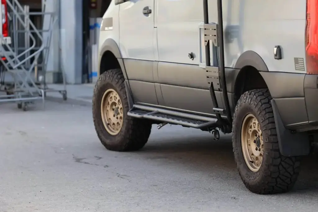 imgi_84_owlexplorer-side-steps-for-sprinter-479335.webp